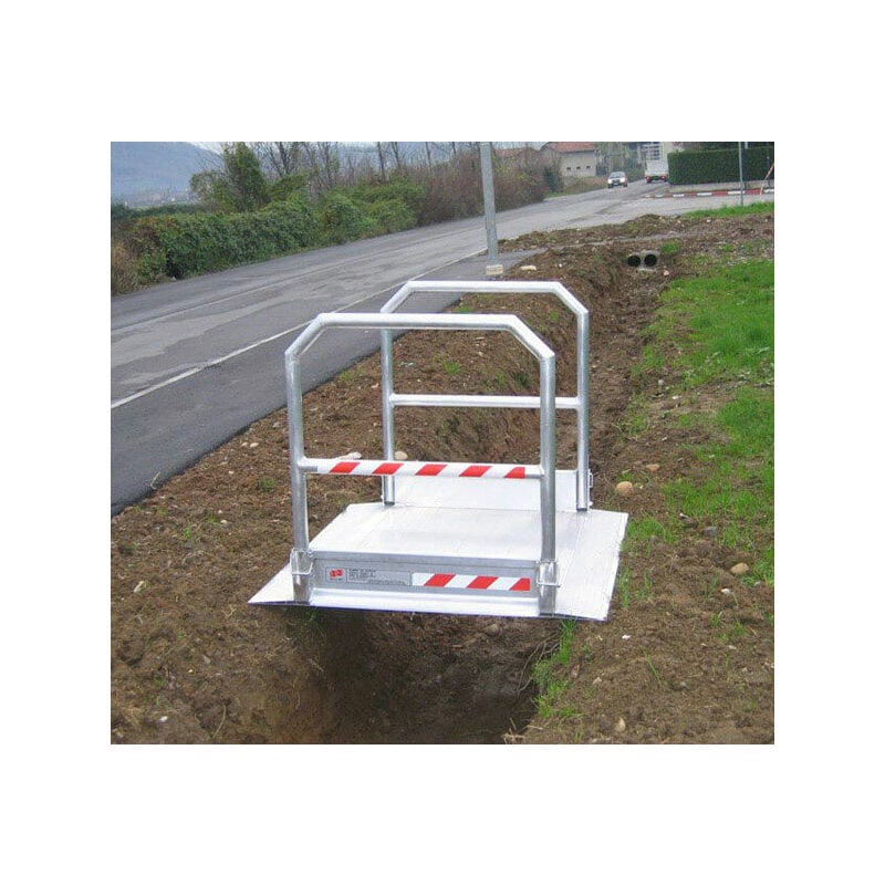 foto del prodotto passerella per pedoni di 1m26 per un fosso di 0.60m mp12 12u