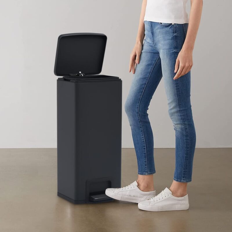 foto del prodotto pattumiera a pedale anti impronte 30 l nera in acciaio inox vidaxl