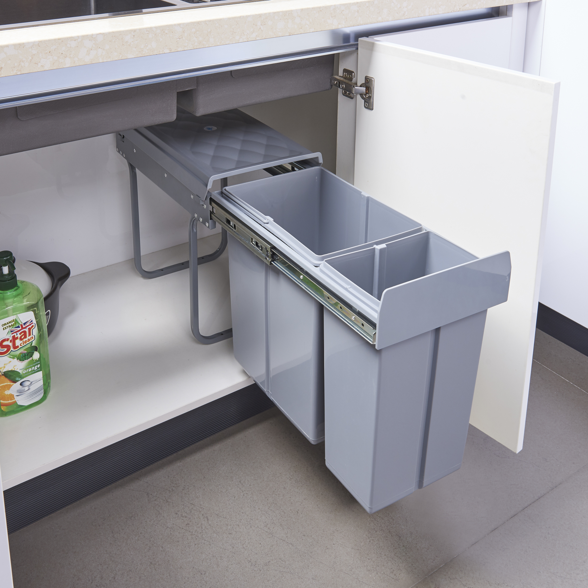 foto del prodotto pattumiera estraibile froland con 2 bidoni sotto lavello 1x 20 l 1x 10 l grigio en.casa 