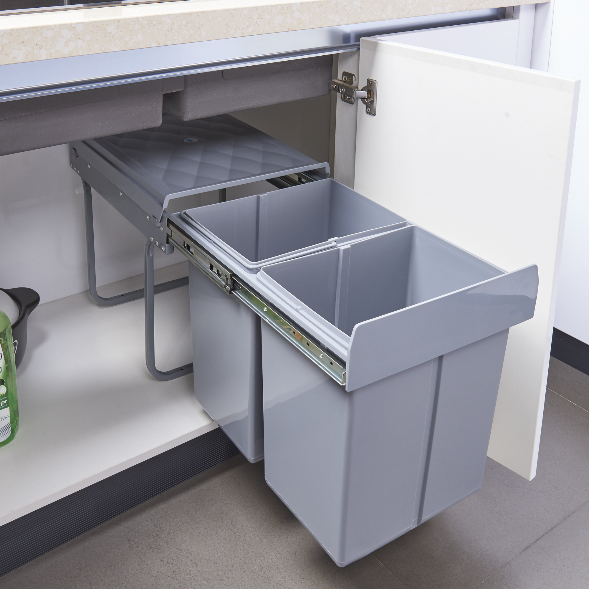 foto del prodotto pattumiera estraibile froland con 2 bidoni sotto lavello 2 x 20 l grigio en.casa 