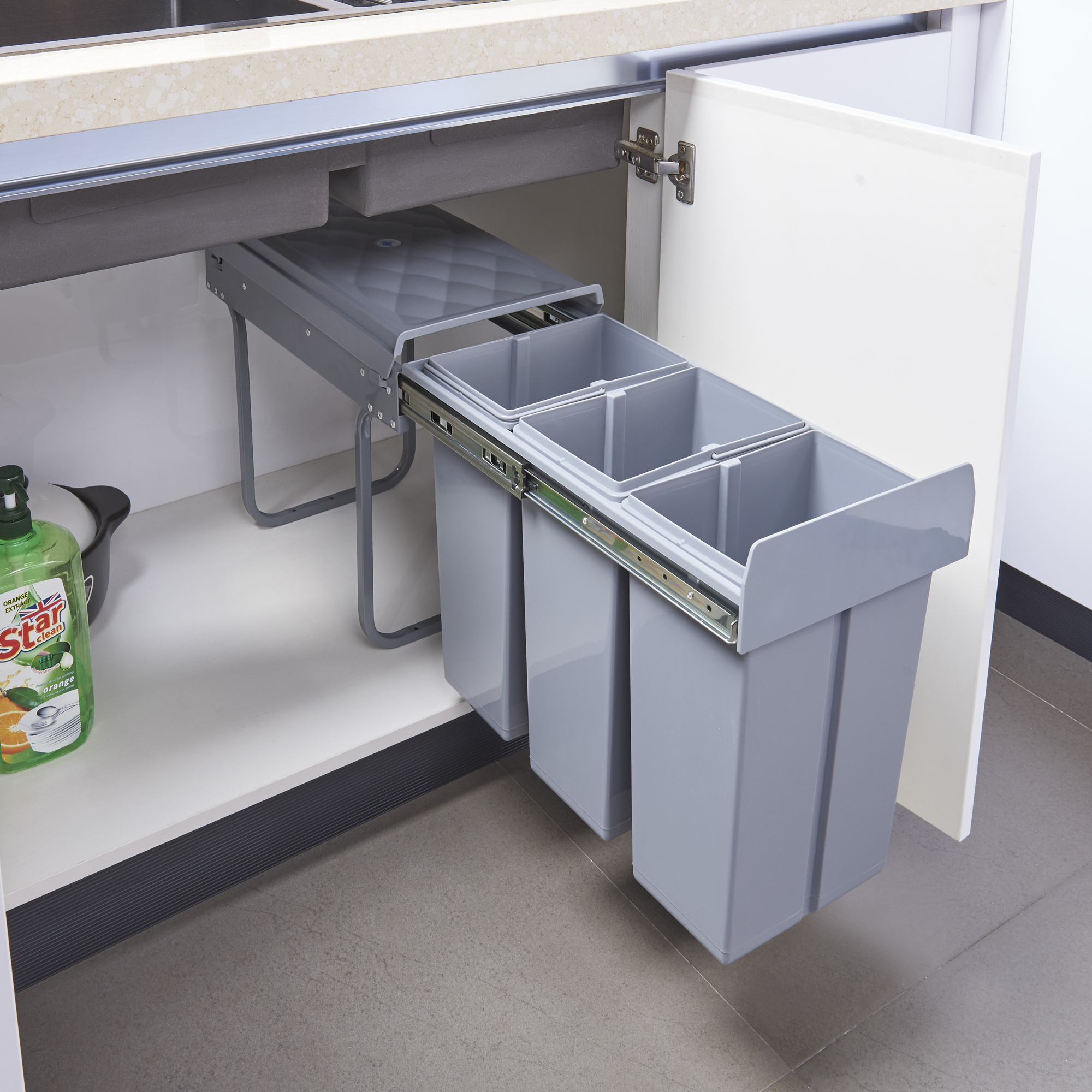 foto del prodotto pattumiera estraibile froland con 3 bidoni sotto lavello 3x 10 l grigio en.casa 