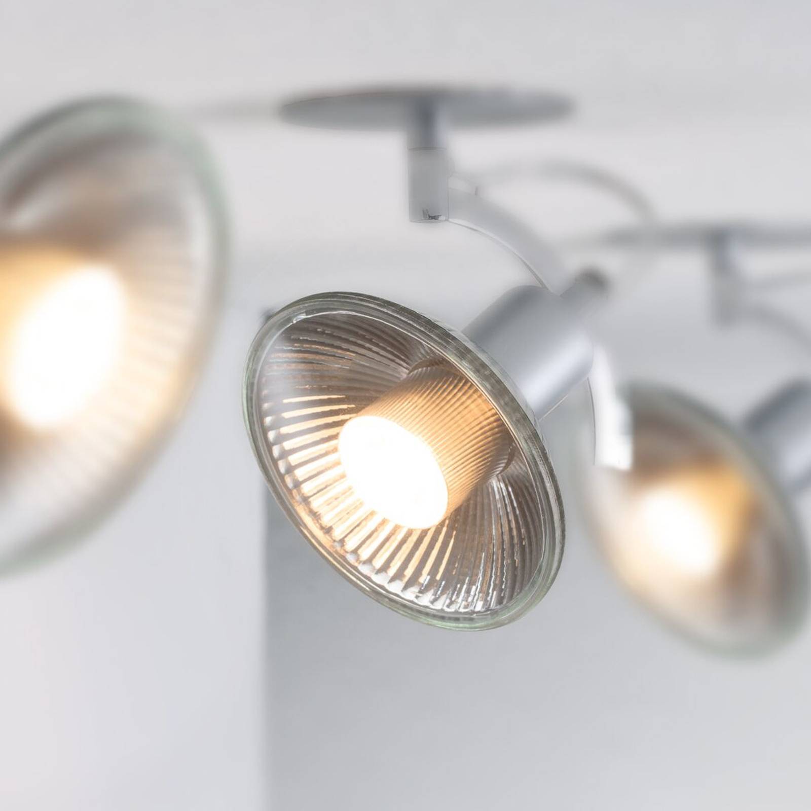 foto del prodotto paulmann lampadina led a riflettore gu10 qpar 111 4w trasparente 2.700 k 350 lm
