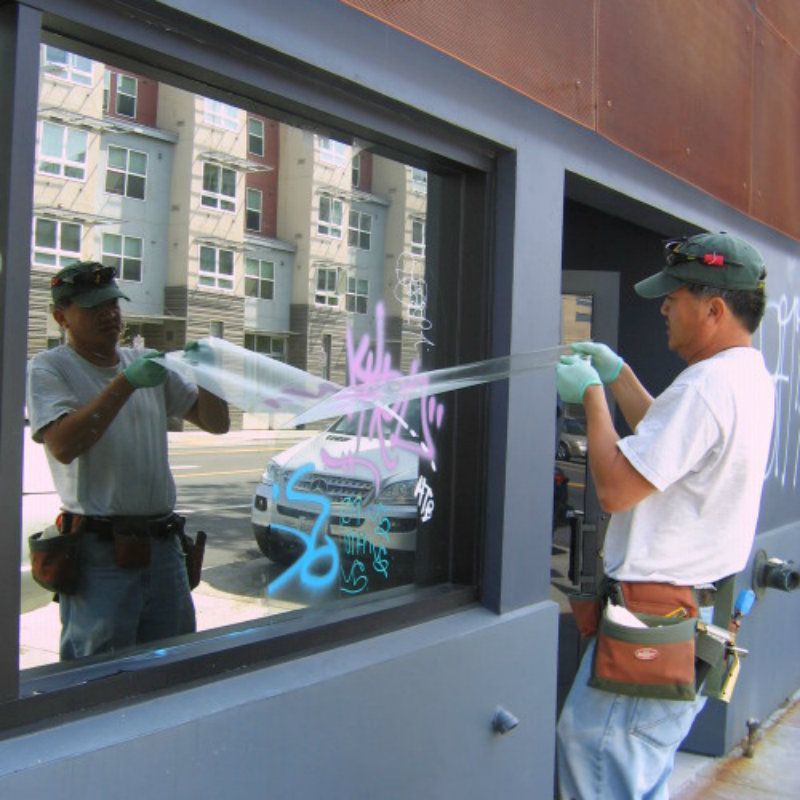 foto del prodotto pellicola trasparente antigraffiti protettiva marca 3m permanente ag4 misura 152cm x 100cm