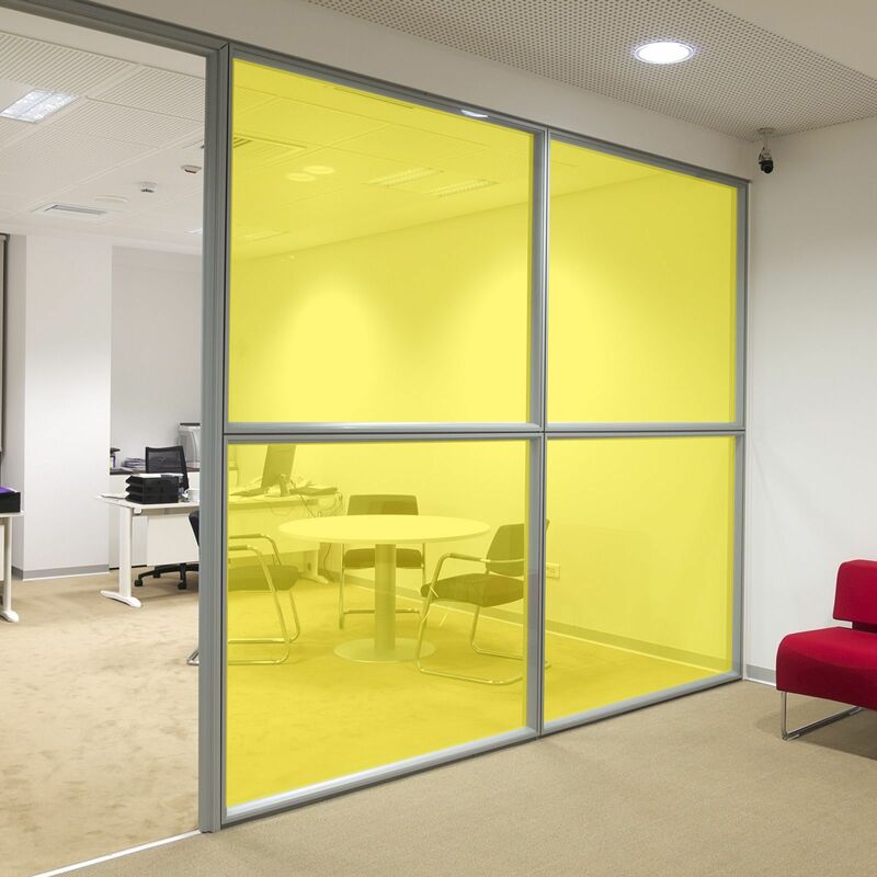 foto del prodotto pellicola trasparente colorata adesiva per vetrate in 8 colori colore giallo, misura 152cm x 5 mt