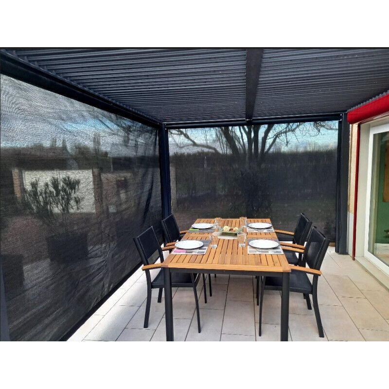 foto del prodotto pergola bioclimatica 360x300 con lamelle e tenda manuale colore grigio