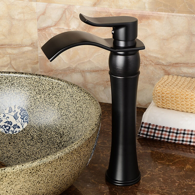 foto del prodotto petites ecrevisses rubinetto bagno lavabo cascata design moderno rubinetto miscelatore monocomando per lavandino acqua calda e fredda nero