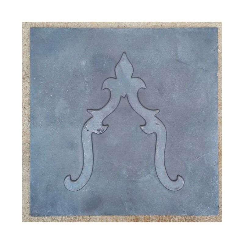 foto del prodotto piana in ghisa per camino, piastre, lastre, frontali decorata modello giglio scegli la misura 60x60x1