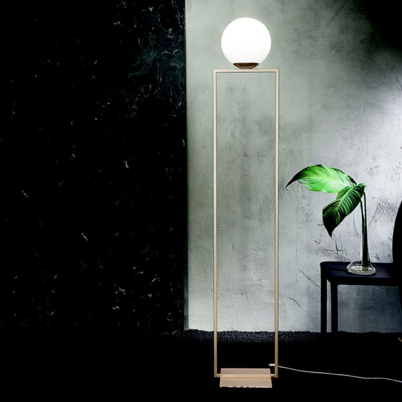 foto del prodotto piantana h169 cm in metallo oro e diffusore in vetro bianco shirley