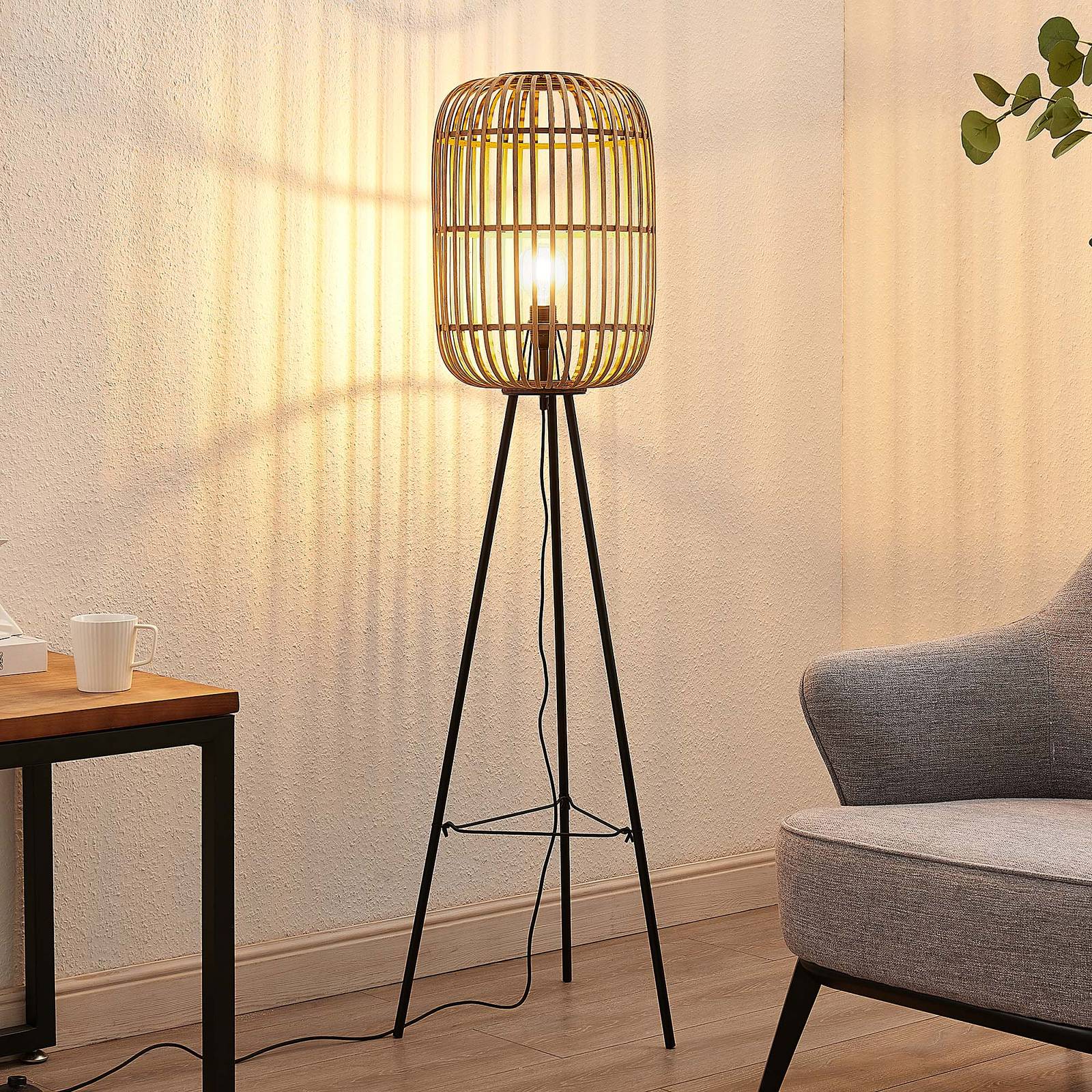 foto del prodotto piantana lindby canyana, 139 cm, naturale, rattan, treppiede