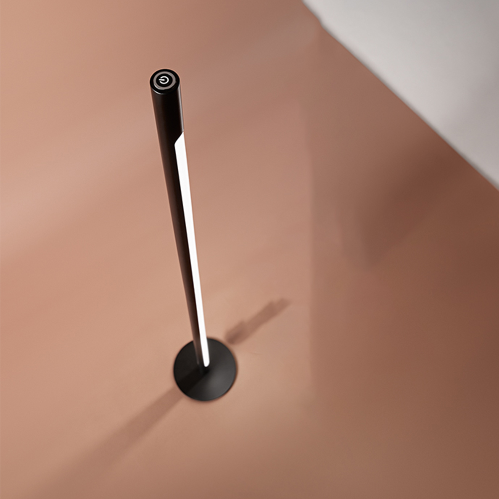 foto del prodotto piantana moderna stick metallo nero acrilico led 22w 3000k