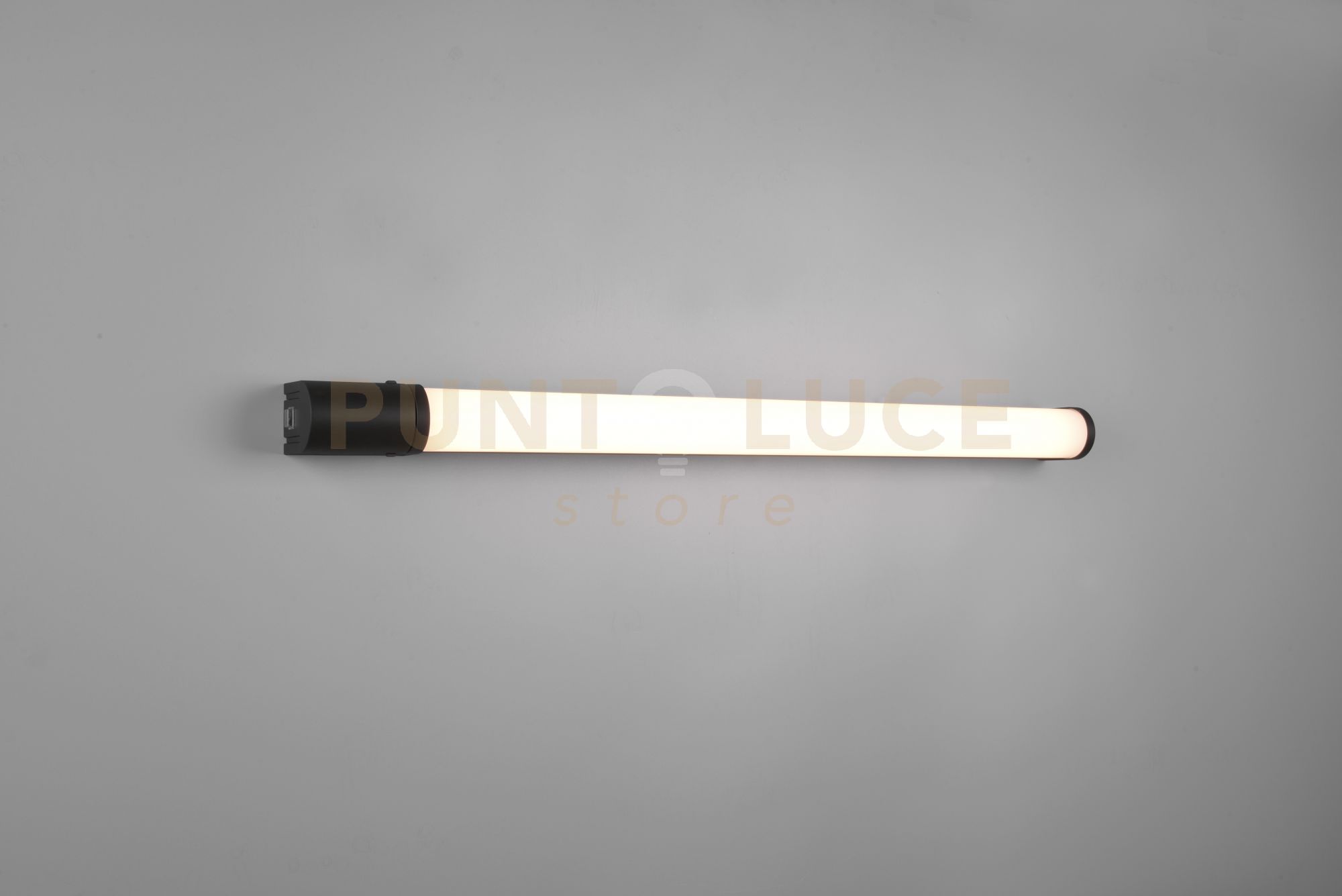 foto del prodotto piera h2o applique led 16w 1650lm, 3000k bordo nero con presa corrente ed interruttore ip44 l. 79cm