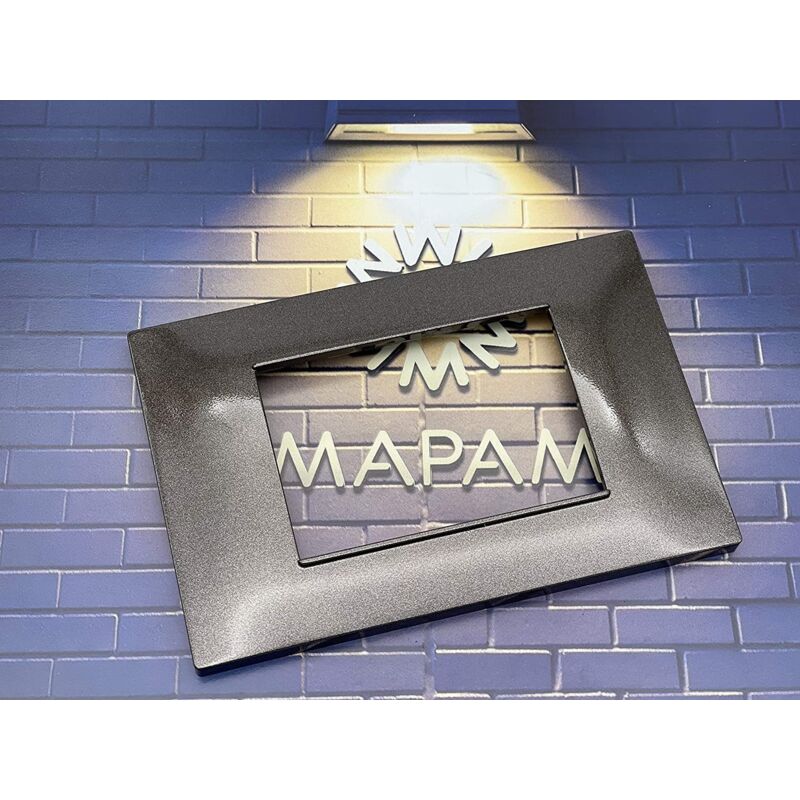 foto del prodotto placca 3 moduli nero compatibile vimar plana