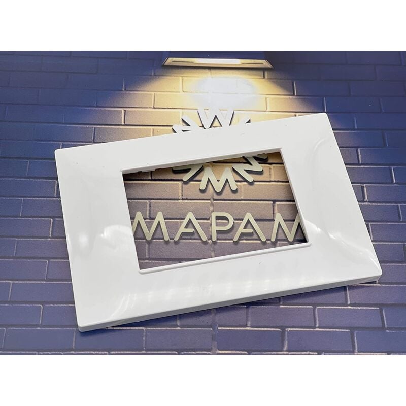 foto del prodotto placca 3 moduli vimar plana bianca compatibile tipo 14653.01