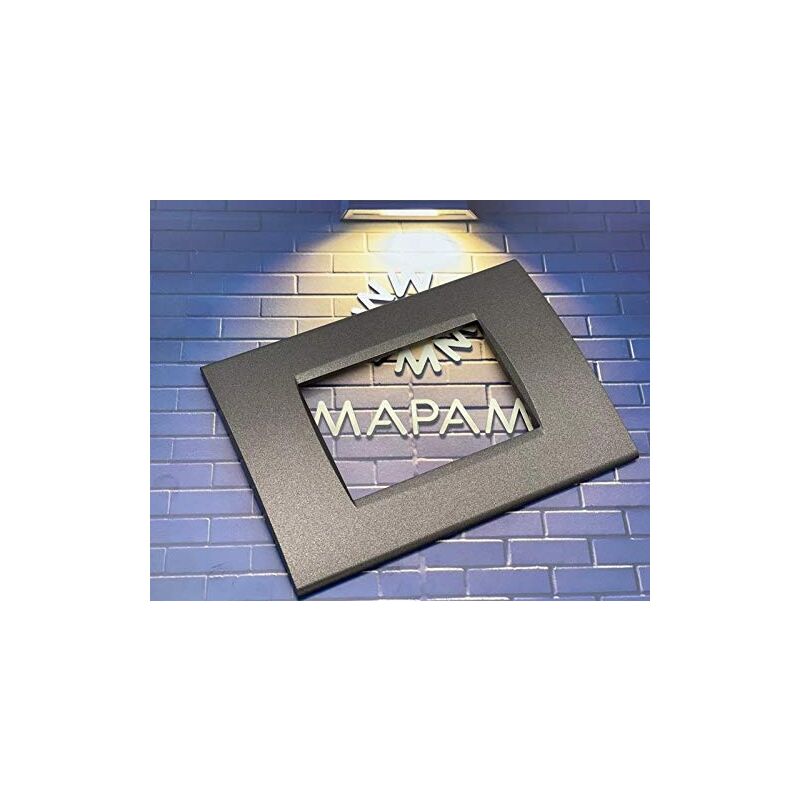 foto del prodotto placca 4 posti colorazione testa di moro compatibile living light tot