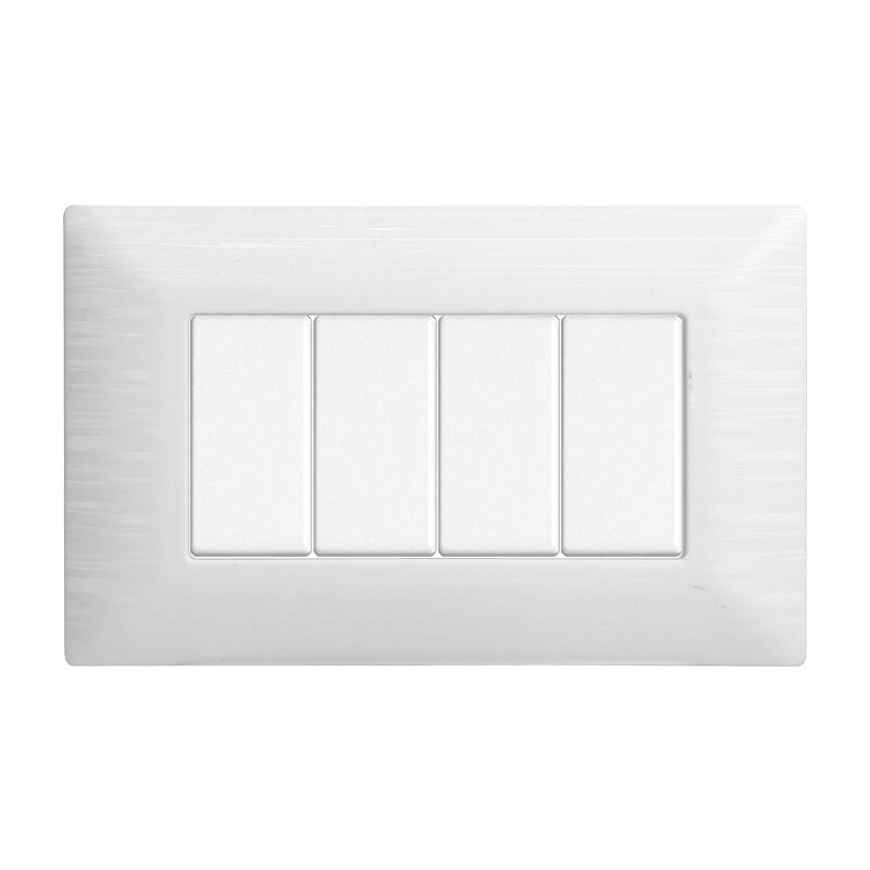 foto del prodotto placca 4 posti colore bianco satinato serie solar compatibile matix