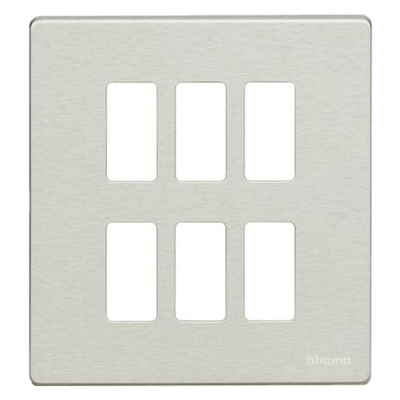 foto del prodotto placca bticino magic 3 3 posti in resina grigio 506 6 r