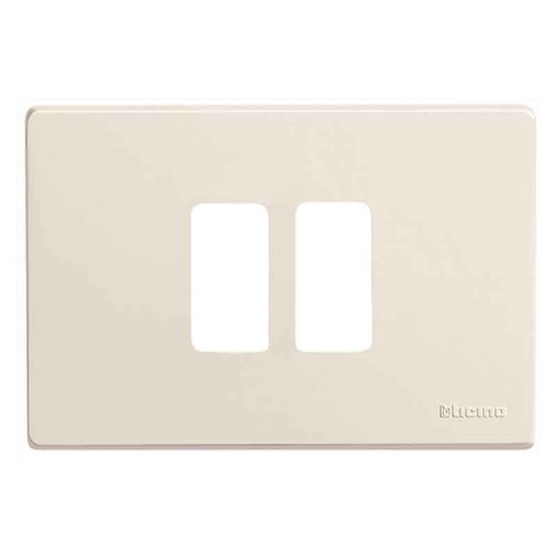 foto del prodotto placca per interruttori bticino magic 2 posti centrati resina avorio tic500 23 r