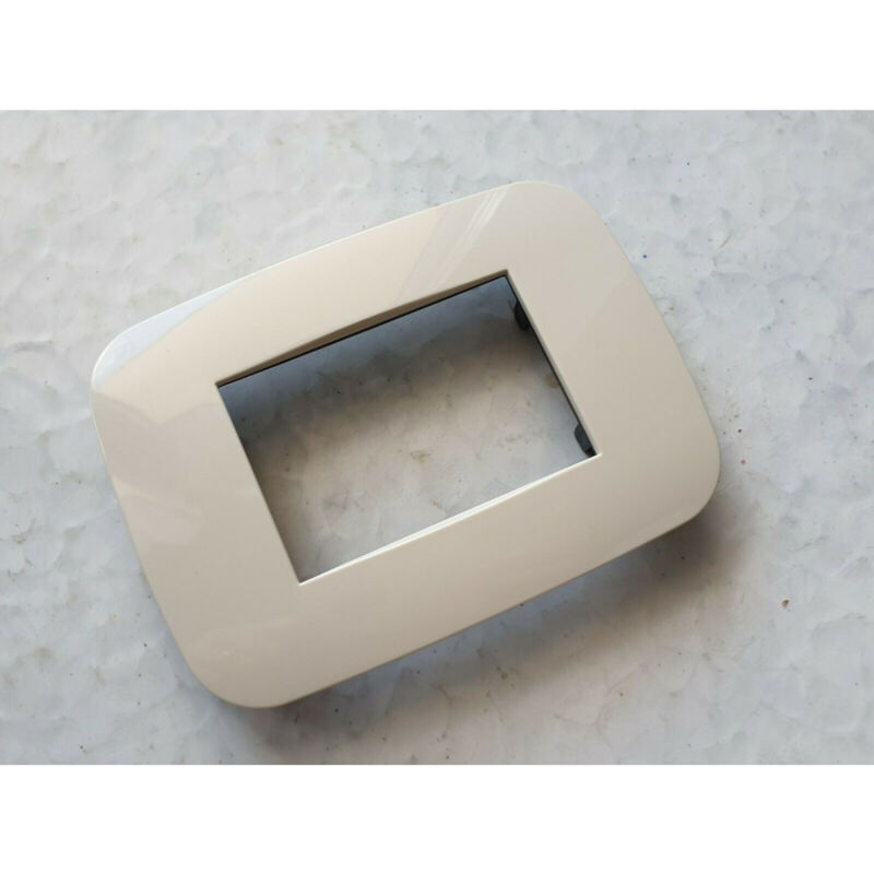 foto del prodotto placca placchetta placchette compatibili per serie axolute bticino colorate fori avorio 7 fori trade shop traesio
