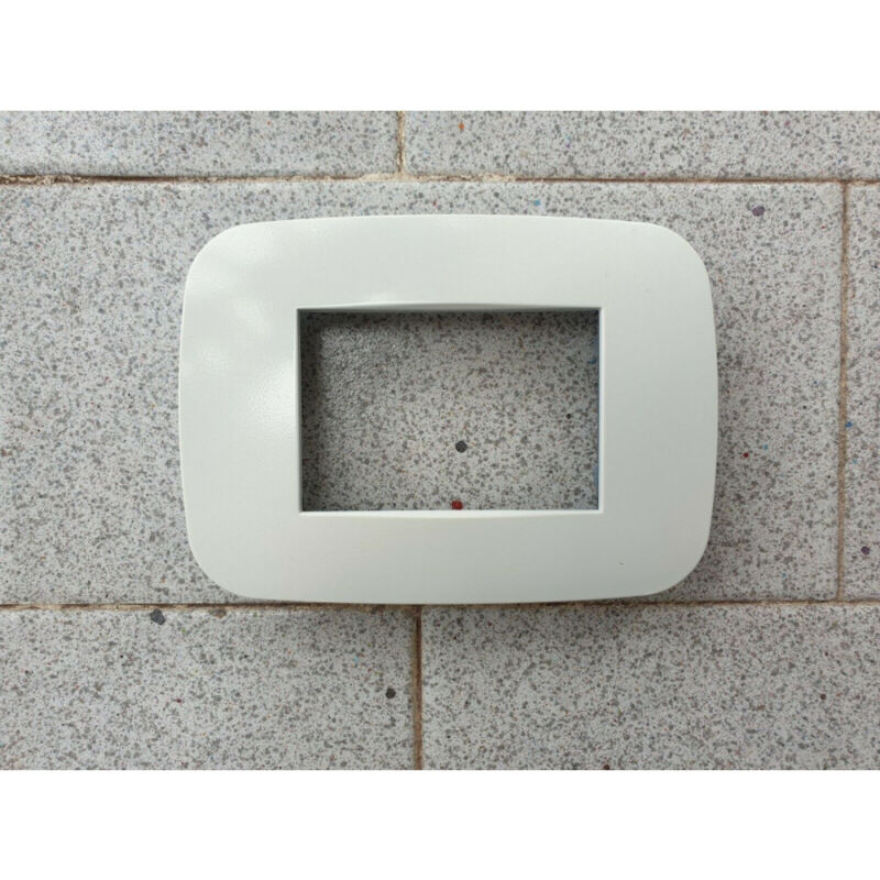 foto del prodotto placca placchetta placchette compatibili per serie axolute bticino colorate fori grigio 7 fori trade shop traesio