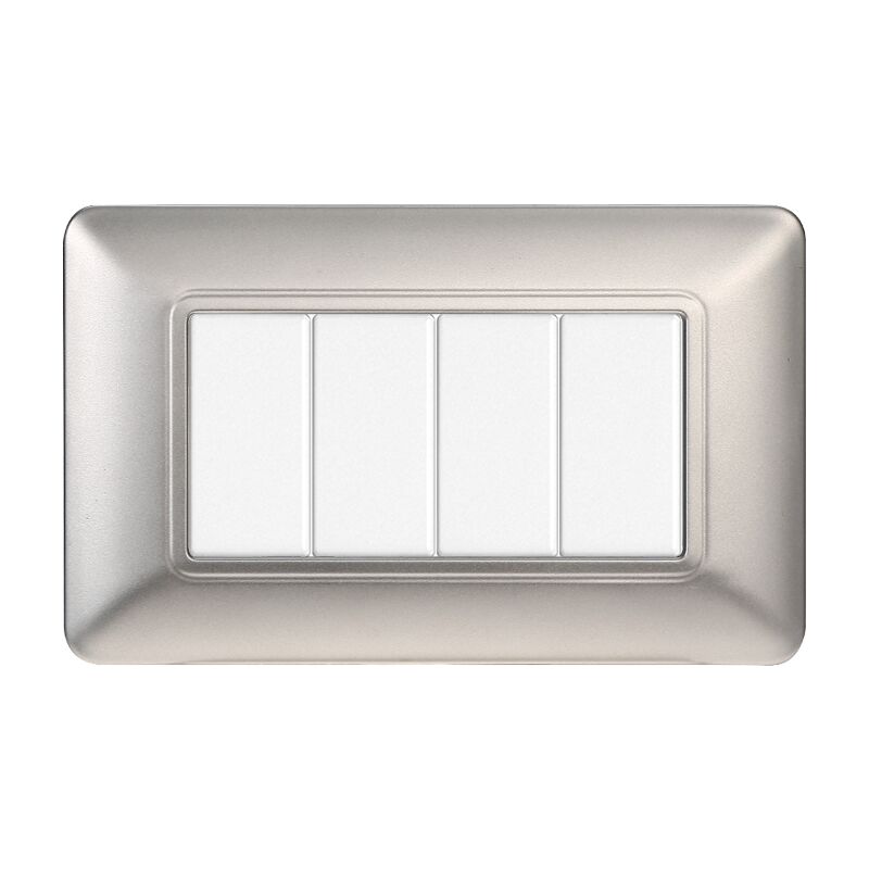 foto del prodotto placca serie solar, 4 moduli, plastica, argento, compatibile con serie bticino matix ettroit mt83406