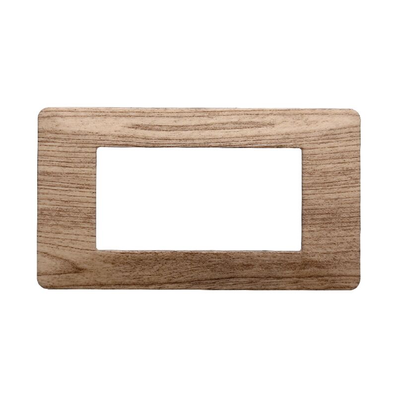 foto del prodotto placca serie starlight, 4 moduli, plastica, legno chiaro, compatibile con serie vimar plana ettroit ev83404