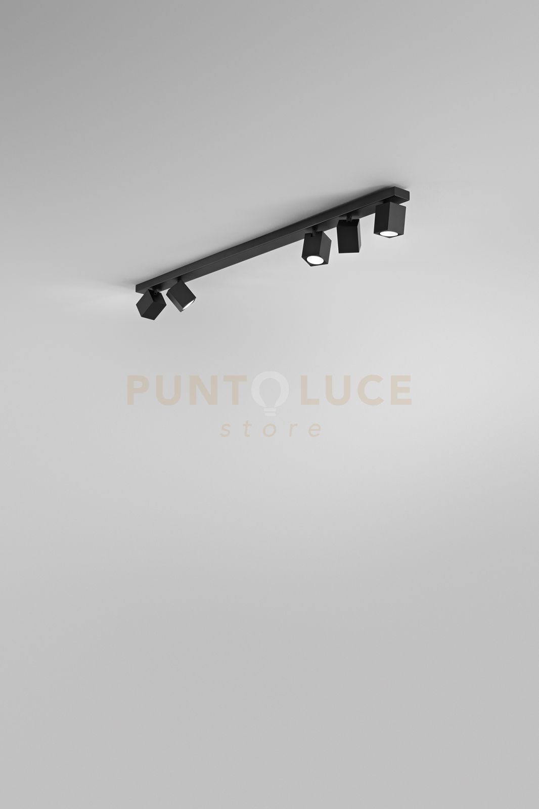 foto del prodotto plafoniera oddy in alluminio colore nero 5 faretti attacco gu10 orientabili