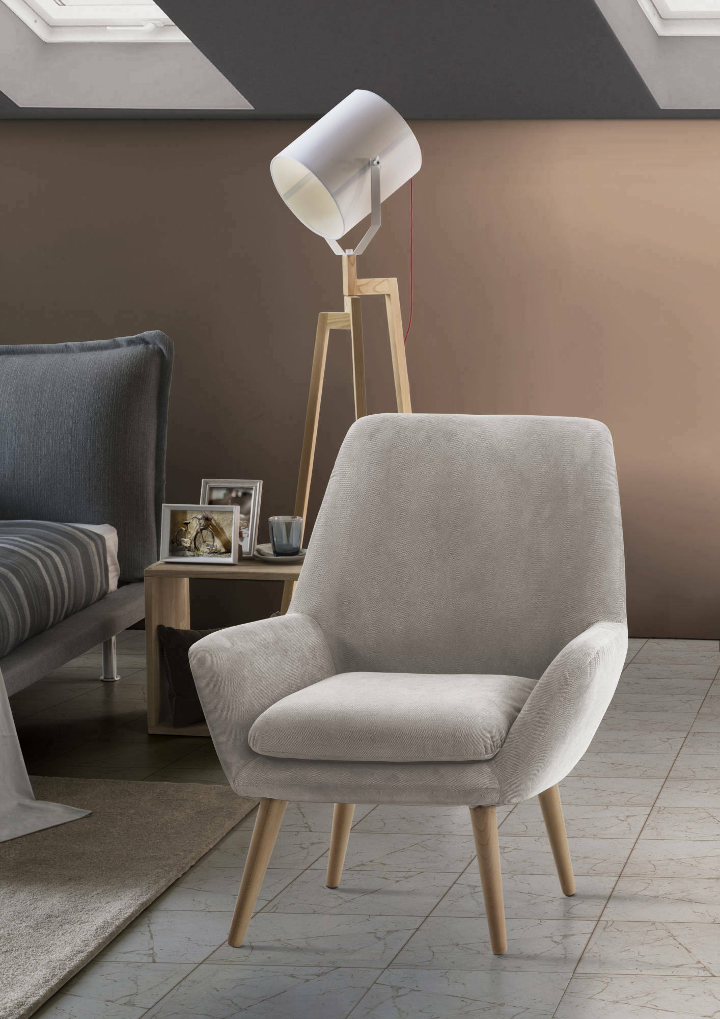 foto del prodotto poltrona anido, poltrona di design da salotto, 100 made in italy, poltroncina relax in tessuto imbottito, cm 80x70h95, grigio