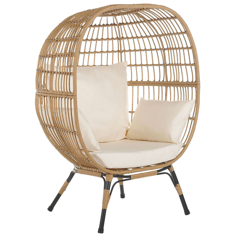 foto del prodotto poltrona da giardino boho in rattan naturale con cuscini a forma di uovo beige