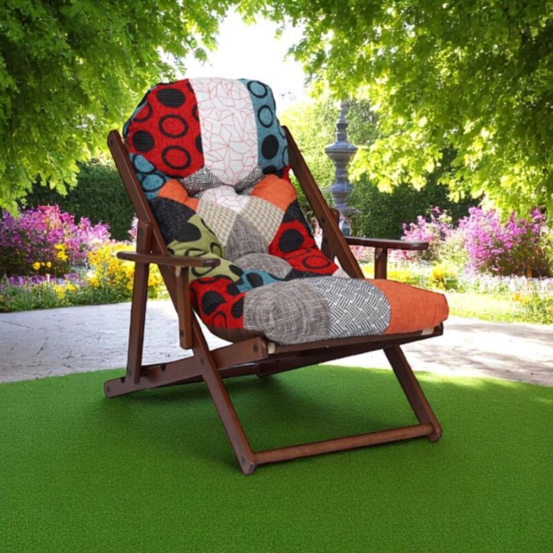 foto del prodotto poltrona in legno pieghevole 3 posizioni telaio noce cuscino patchwork