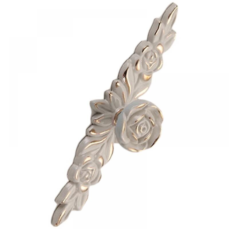 foto del prodotto pomelli per mobili vintage a forma di fiore 3d, maniglie per cassetti in lega di zinco per cucina, camera da letto e bagno, finiture in avorio e oro.