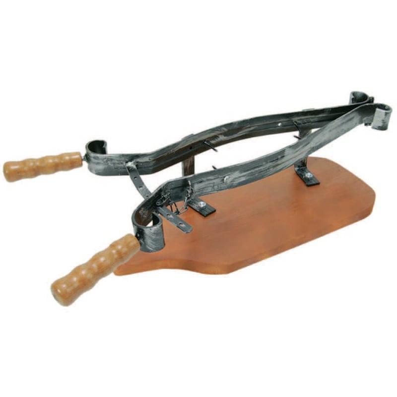 foto del prodotto porta prosciutto a cerniera in ferro con base in legno cm.19x62x17h.