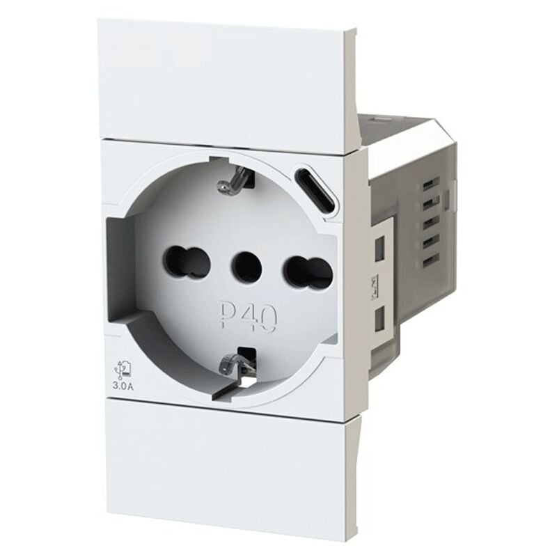 foto del prodotto presa bipasso e schuko 4box p40 con usb 3.0a bticino living now 4b.kw.p40.usb