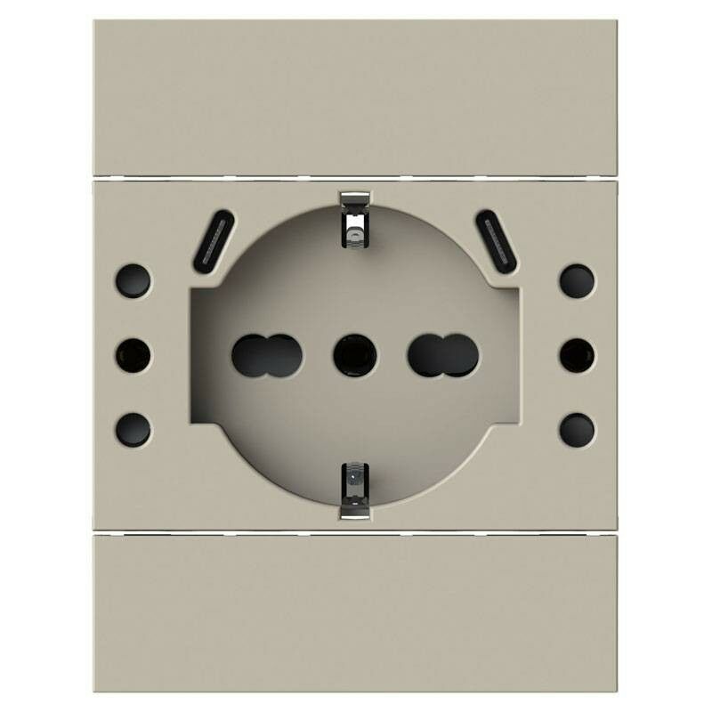 foto del prodotto presa multistandard 4box usb p503 compatibile bticino livingnow sabbia 4busbp503.km