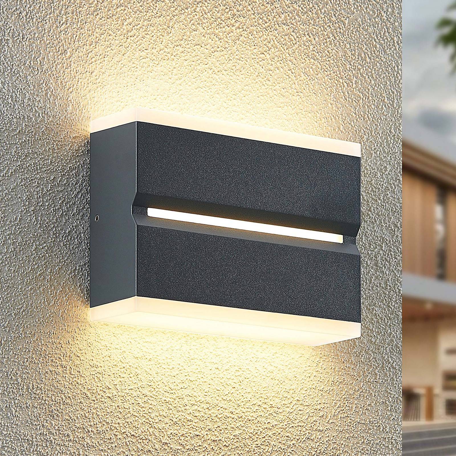 foto del prodotto prios itarion applique da esterni led, paralume bianco opale