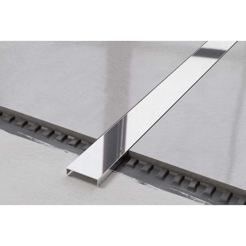 foto del prodotto profilo u di raccordo in acciaio inossidabile rettificato 5cm x 244cm argento lucido