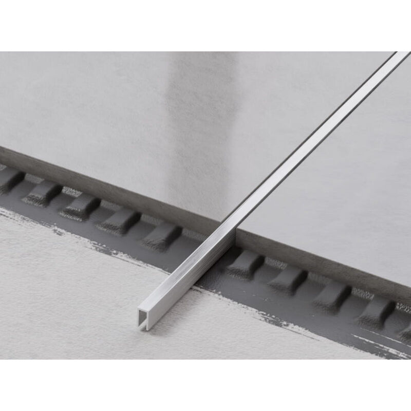 foto del prodotto profilo u di raccordo rettificato in acciaio inossidabile 0.5cm x 244cm argento satinato