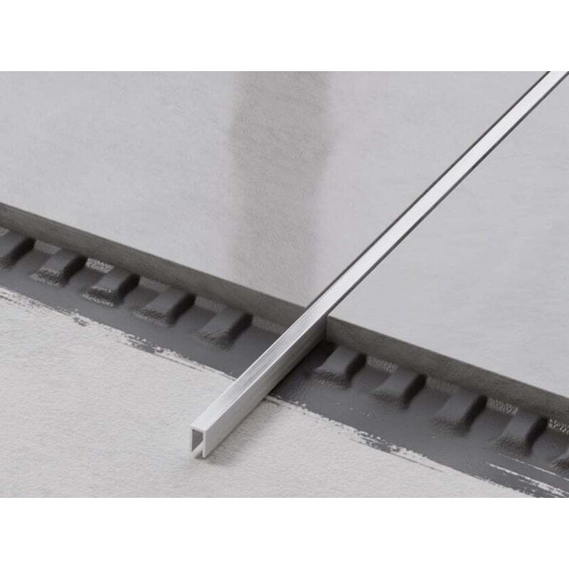 foto del prodotto profilo u di raccordo rettificato in acciaio inossidabile 0.5cm x 270cm argento satinato