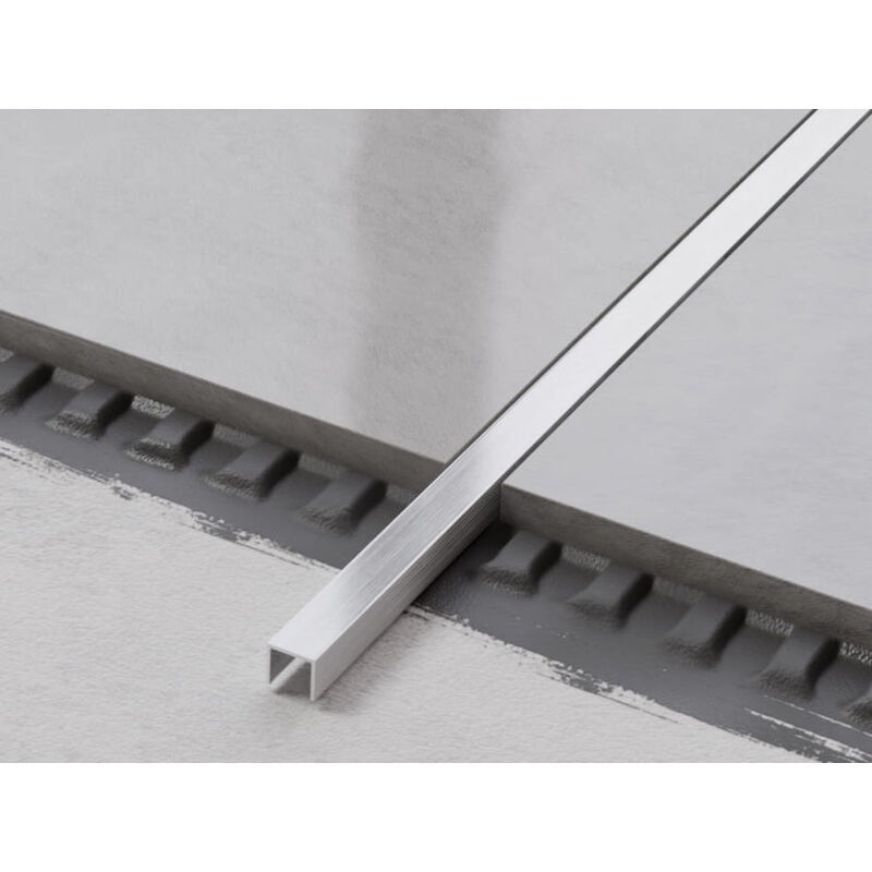 foto del prodotto profilo u di raccordo rettificato in acciaio inossidabile 1cm x 244cm argento satinato