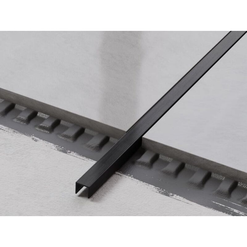 foto del prodotto profilo u di raccordo rettificato in acciaio inossidabile 1cm x 244cm nero satinato