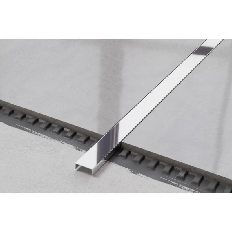 foto del prodotto profilo u di raccordo rettificato in acciaio inossidabile 4cm x 244cm argento lucido
