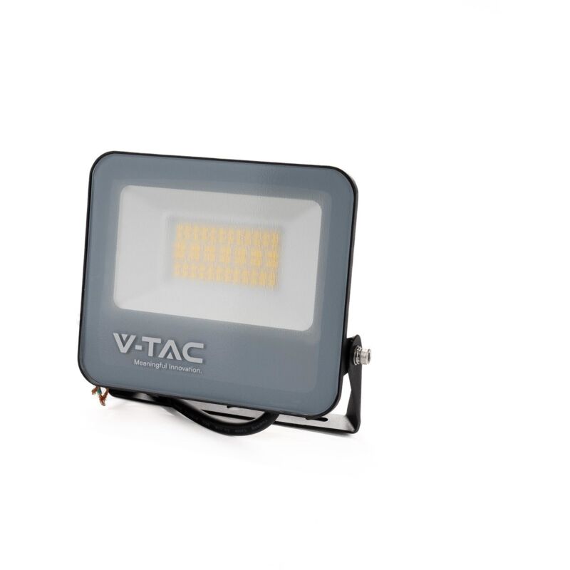 foto del prodotto proiettore led v-tac 30w 185lm w nero vt-4435 4000k 5550lm