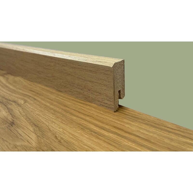 foto del prodotto promo 96 metri lineari di battiscopa zoccolino squadrato basso in fibra di legno 40x15 rovere