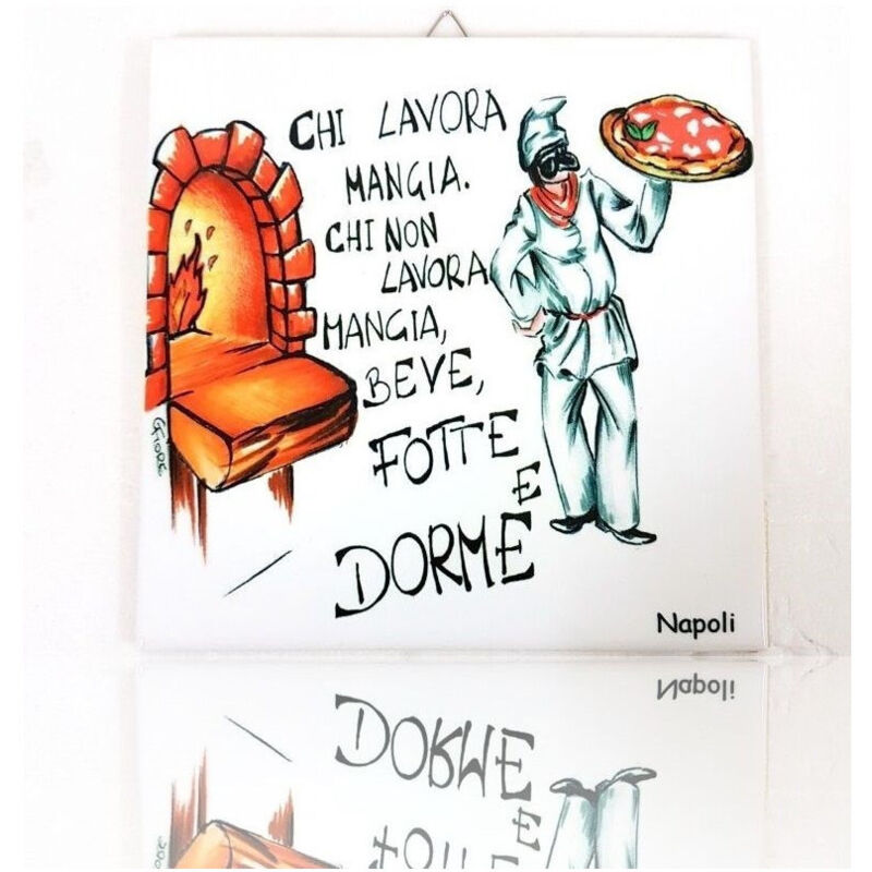 foto del prodotto quadretto piastrella decorativa porta fortuna ceramica chi lavora mangia trade shop traesio
