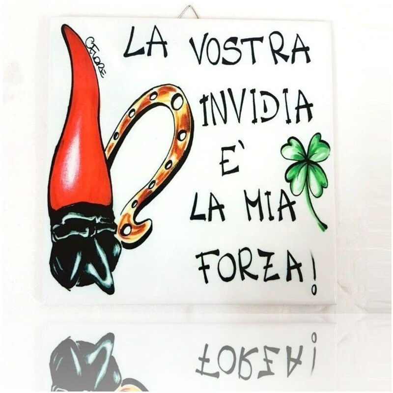 foto del prodotto quadretto piastrella decorativa porta fortuna ceramica la vostra invidia e trade shop traesio