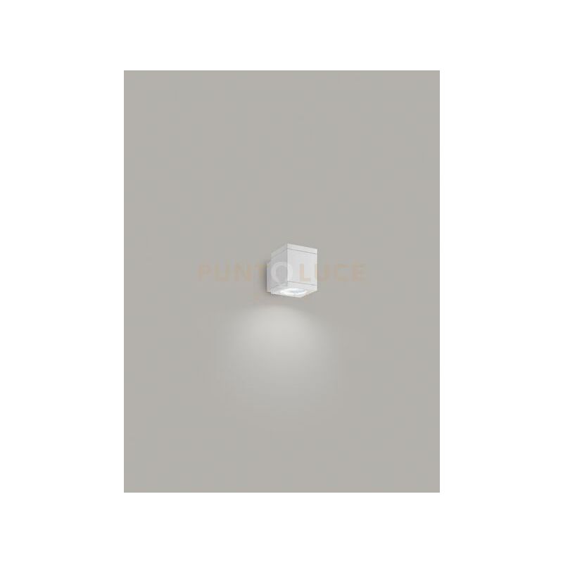 foto del prodotto quarondo applique alluminio quadrato colore bianco monoiemissione per esterni attacco gu10