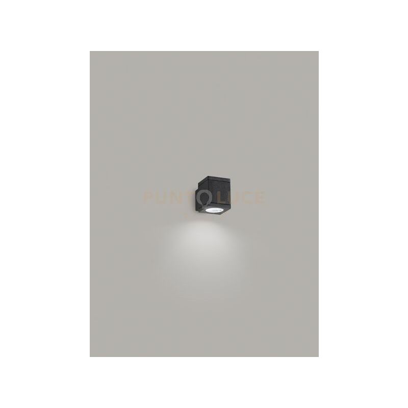 foto del prodotto quarondo applique alluminio quadrato colore grafite monoiemissione per esterni attacco gu10