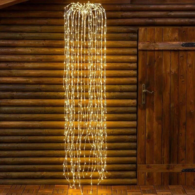 foto del prodotto ramo cadente luminoso cascata di 736 luci a led bianco caldo decorazione natalizia