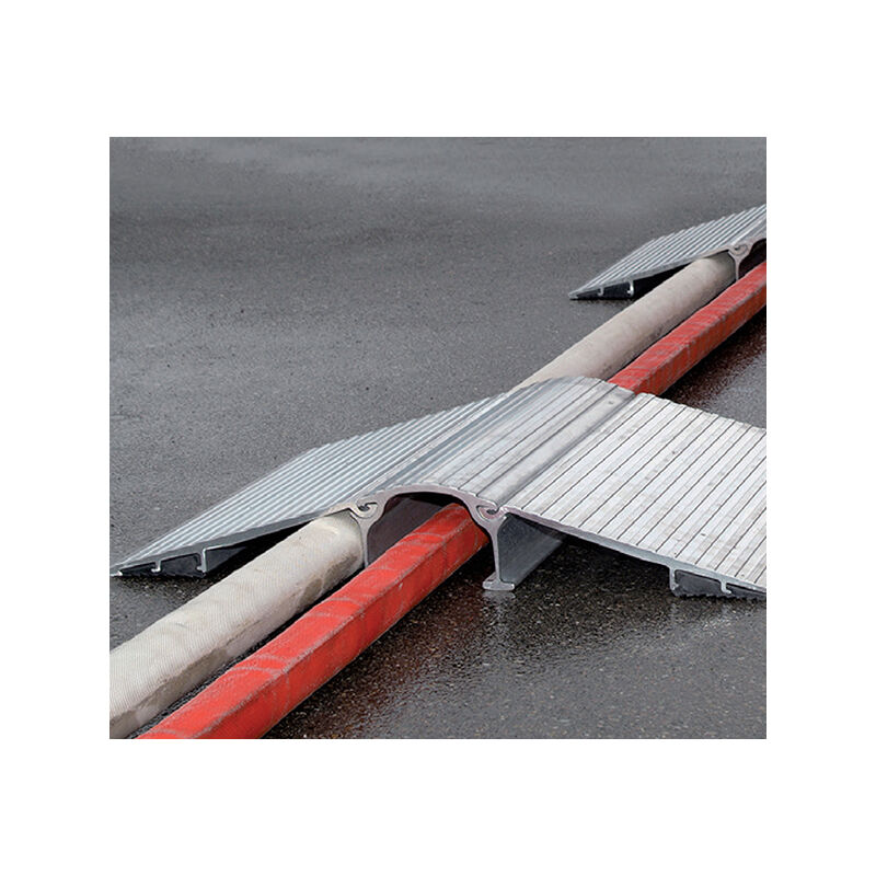 foto del prodotto rampa passaggio sopra tubi lunghezza 700mm larghezza 750mm altezza 93mm portata max 7000kg skrb