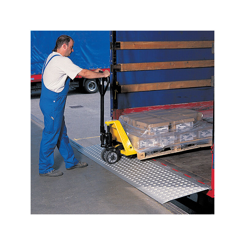 foto del prodotto rampe de chargement matisere sponda per camion lunghezza 600mm larghezza 2300mm portata max 2500kg rwb 0