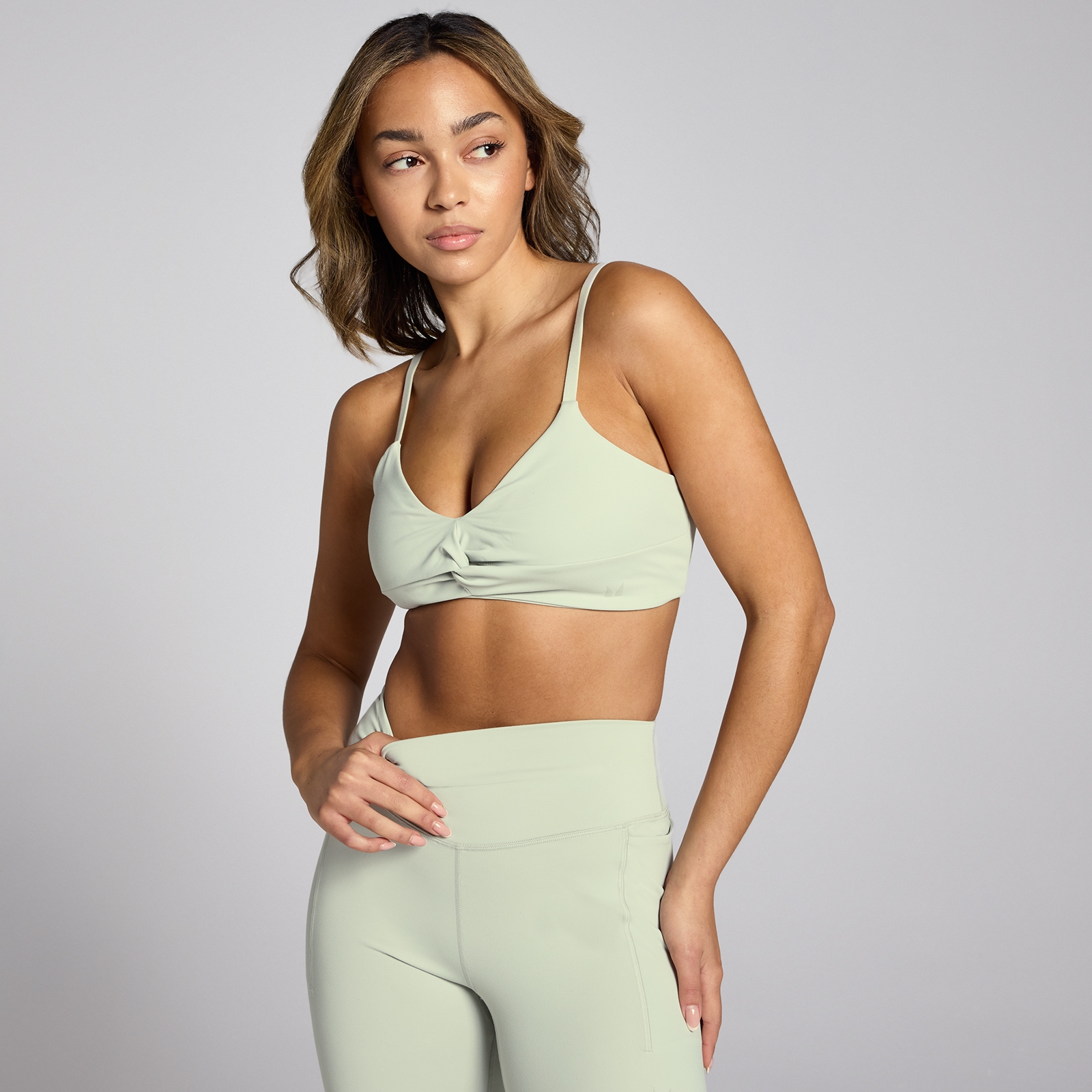 foto del prodotto reggiseno sportivo con intreccio frontale mp lifestyle verde minerale m